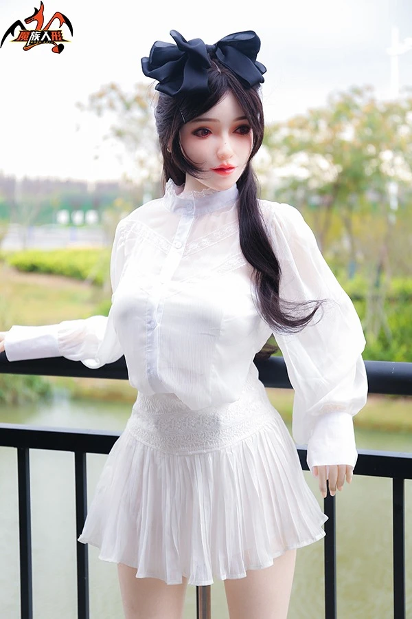 MOZU Doll – Realistische asiatische Sexpuppe Sarai mit heller Haut, 163 cm, mit kostenlosem Outfit