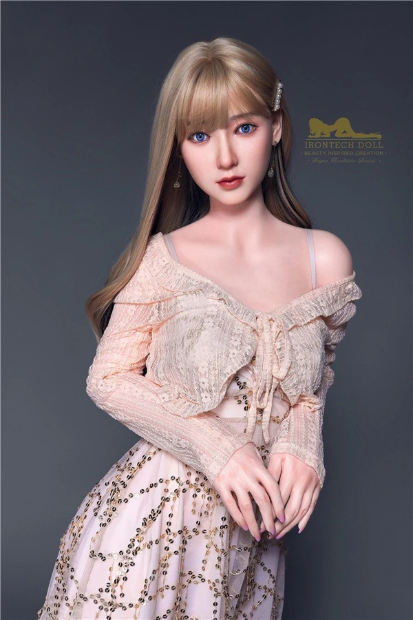 Irontech Doll präsentiert Candy, die 152 cm große, realistische, blonde Sexpuppe