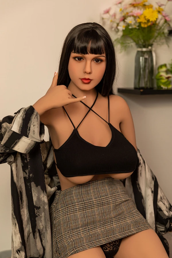 Galaxy Doll Charleigh 158 cm Testbericht: Ein detaillierter Blick auf die vollbusige Brünette aus Silikon