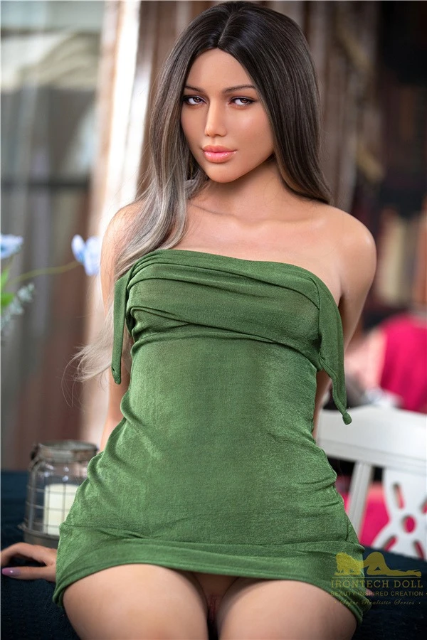 Umfassender Testbericht der Irontech Doll Azalea 166 cm – Eine ultrarealistische weibliche Begleiterin aus Silikon