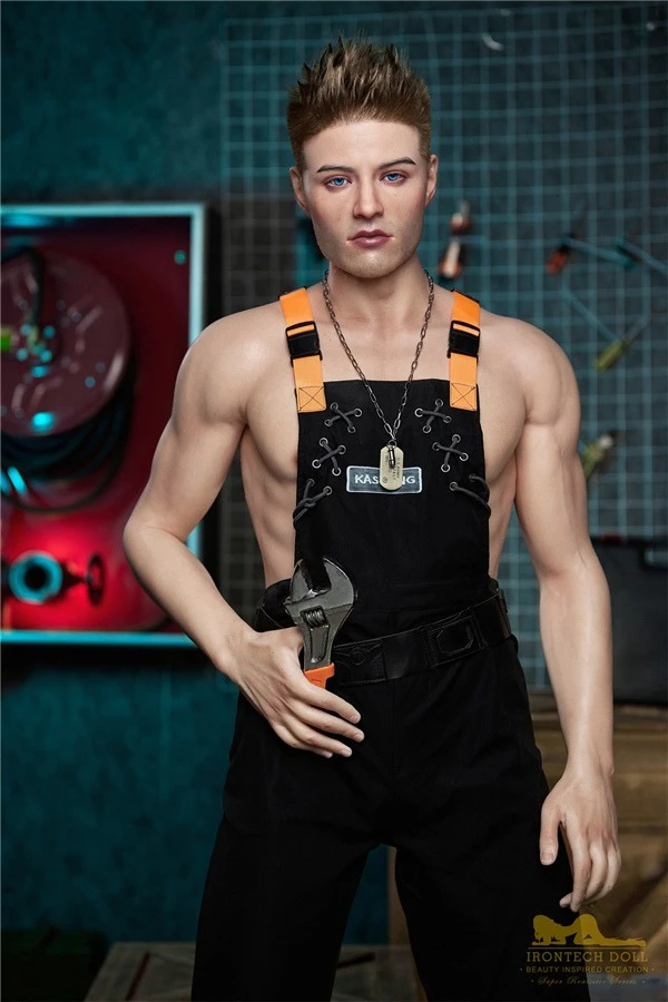 Irontech Doll präsentiert Alvin, eine auffallend schöne, muskulöse männliche Sexpuppe mit den Maßen 176 cm (5 Fuß 9,3 Zoll).