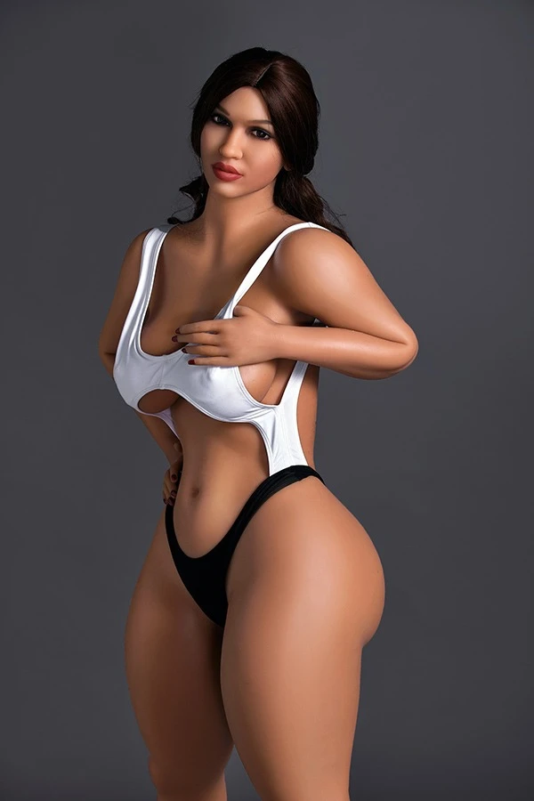 Irontech Doll präsentiert Tiana, eine atemberaubende 156 cm große Sexpuppe mit verführerischen Kurven und verbesserten Funktionen