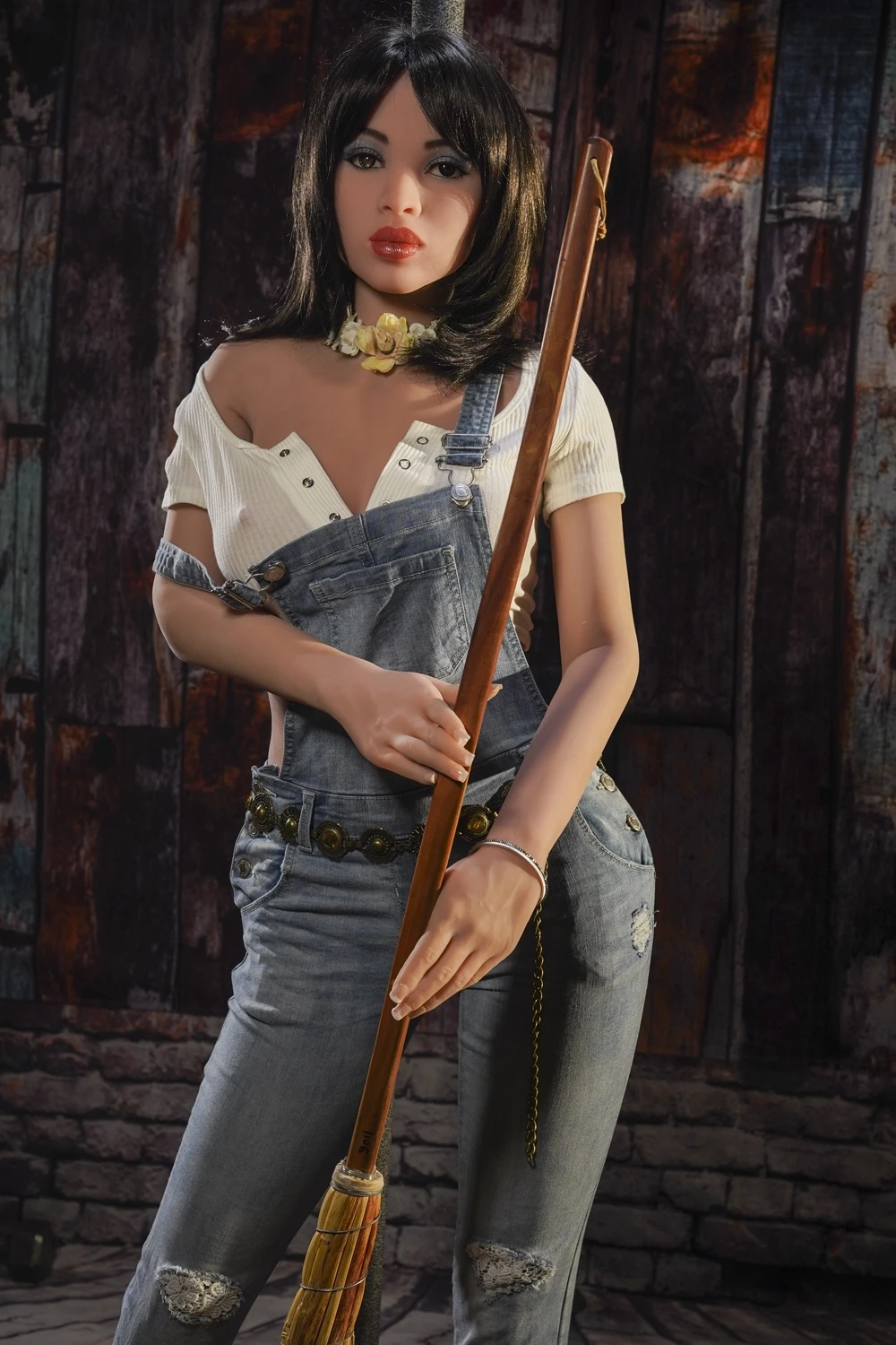 AS DOLL präsentiert Zahra: Eine 161 cm große, realistische Latino-Puppe in Lebensgröße mit kleinen Brüsten