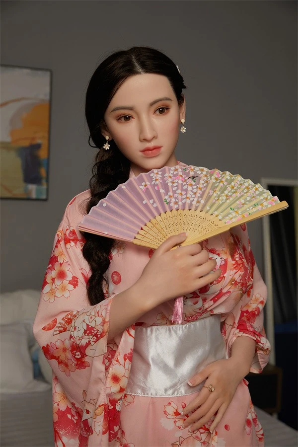 CST Doll präsentiert Evelyn, eine realistische, 165 cm große, lebensgroße Liebespuppe im japanischen Stil