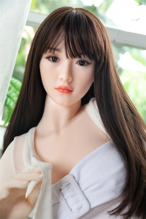 DIMU DOLL präsentiert die äußerst realistische 165 cm große Sexpuppe Lilly mit Silikonkopf