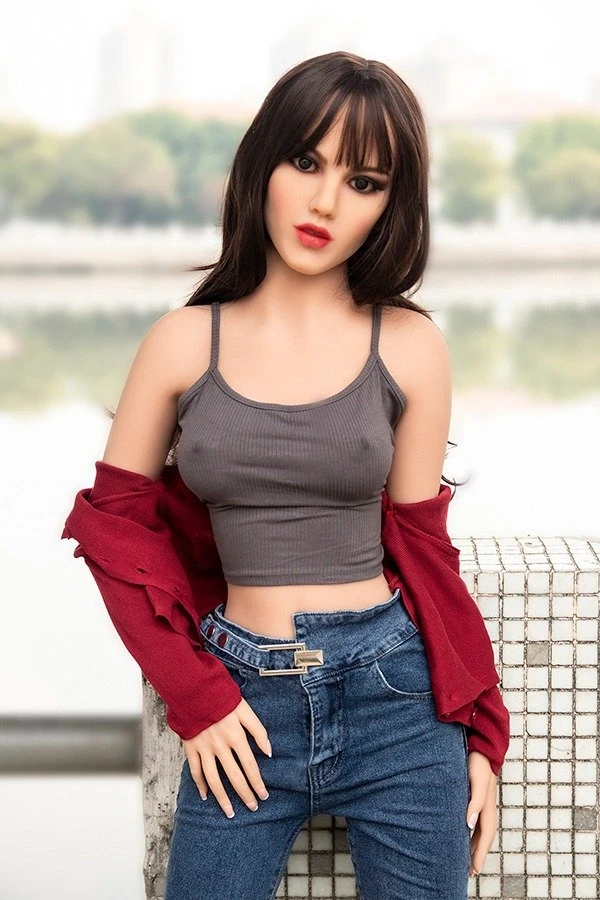 Fire Doll Audrey 157 cm: Eine realistische Sexpuppe in voller Größe mit Körbchengröße A und kostenlosem zweiten Kopf für mehr Abwechslung und Erlebnis
