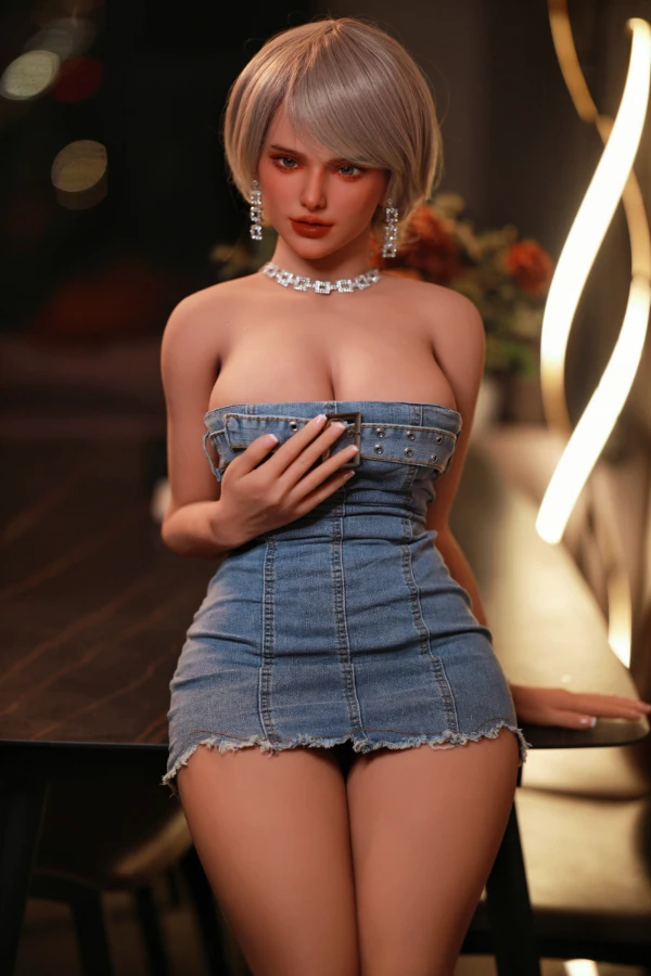 Fire Doll – Callie, 163 cm, vollbusige Sexpuppe mit großem Hintern und kostenlosem zweiten Kopf