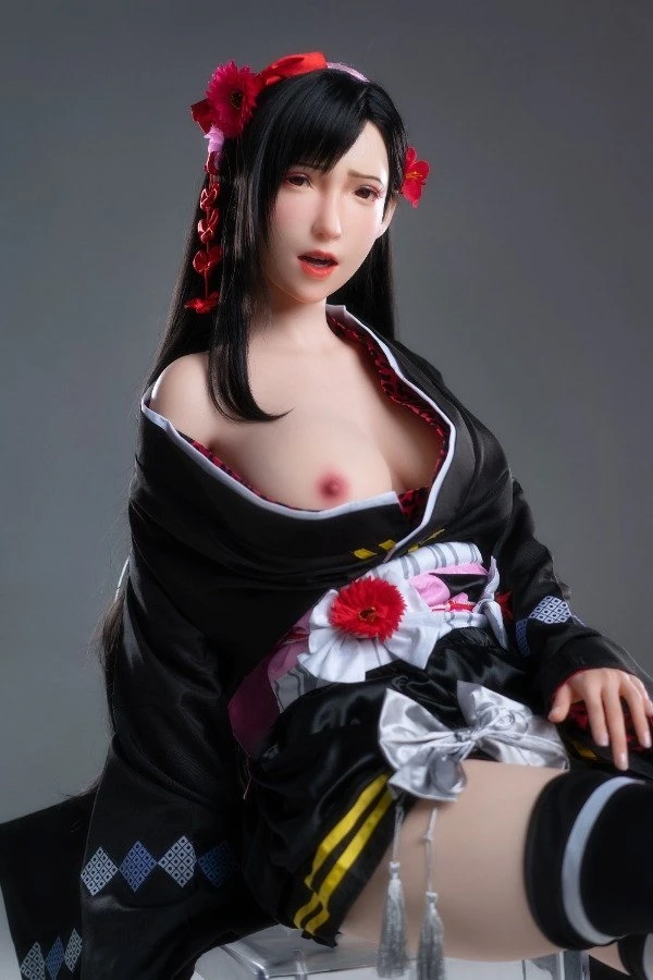 Luxus-Liebespuppe Tifa aus Silikon, 156 cm, für den anspruchsvollen Spieler