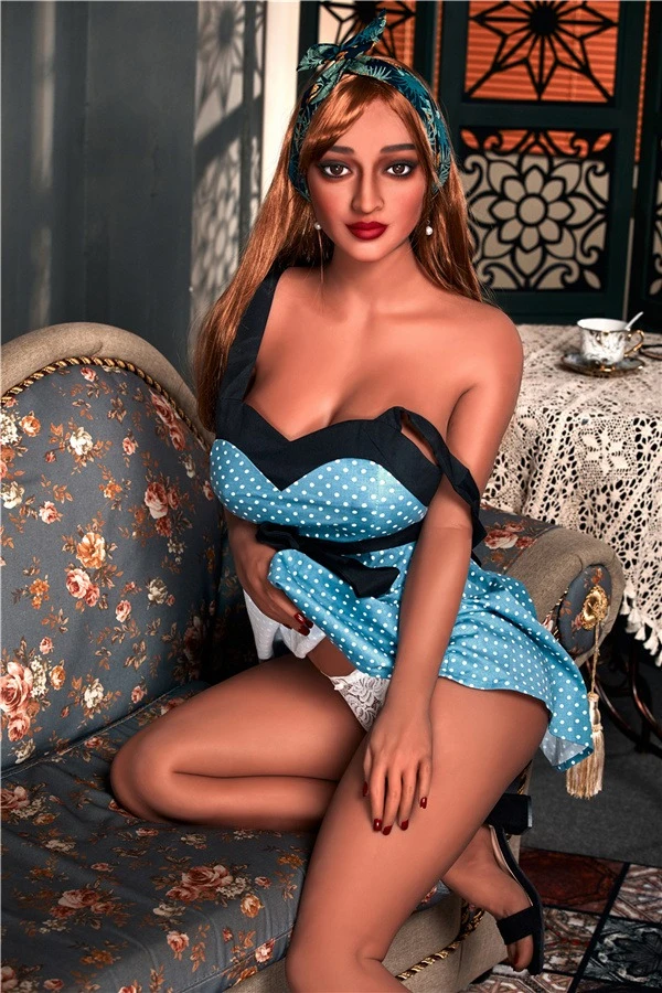 Irontech Doll Paola 161cm – Ein Testbericht der kurvigen Latina-Sexpuppe mit beeindruckenden Eigenschaften