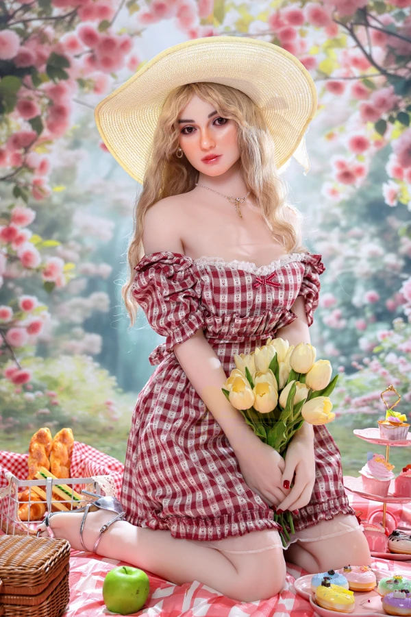 Irontech Doll Evelyn 162 cm Silikonkopf Blond Kleine Titten Großer Hintern Sexpuppe Test und Analyse
