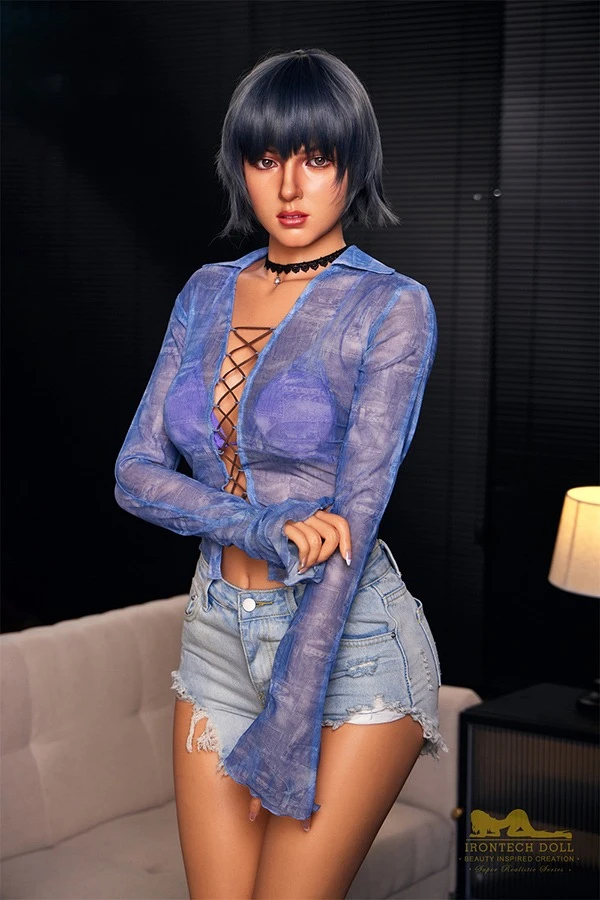 Irontech Doll – Jaycee, 168 cm, realistische und verführerische Sexpuppe mit zierlichen Brüsten
