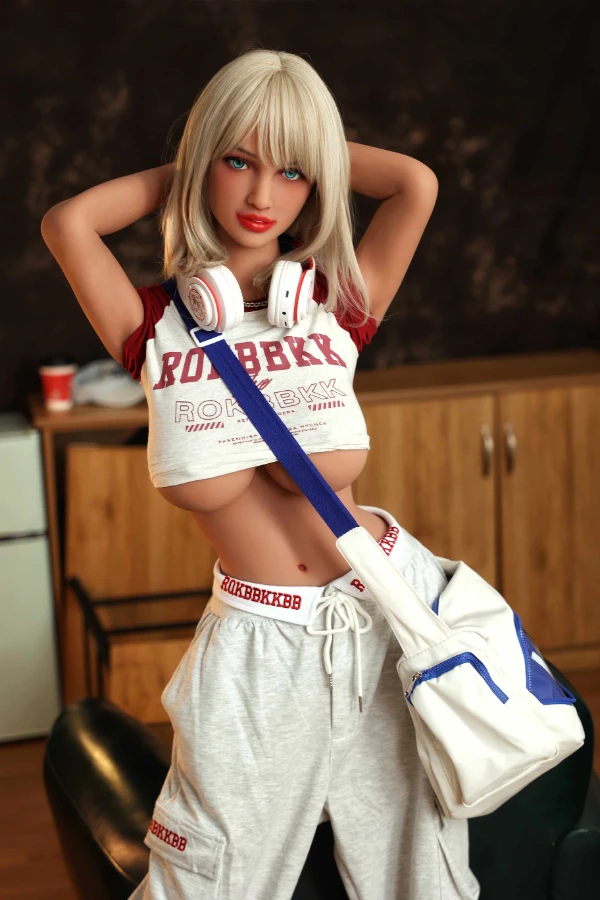 Exklusives Angebot für Lilianna: Die 172 cm große blonde Sexpuppe mit kurzen Haaren