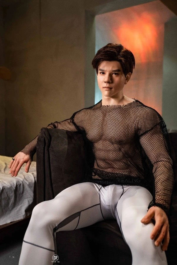 Bewertung von Matthew, der 180 cm großen athletischen und auffälligen Silikon-Sexpuppe