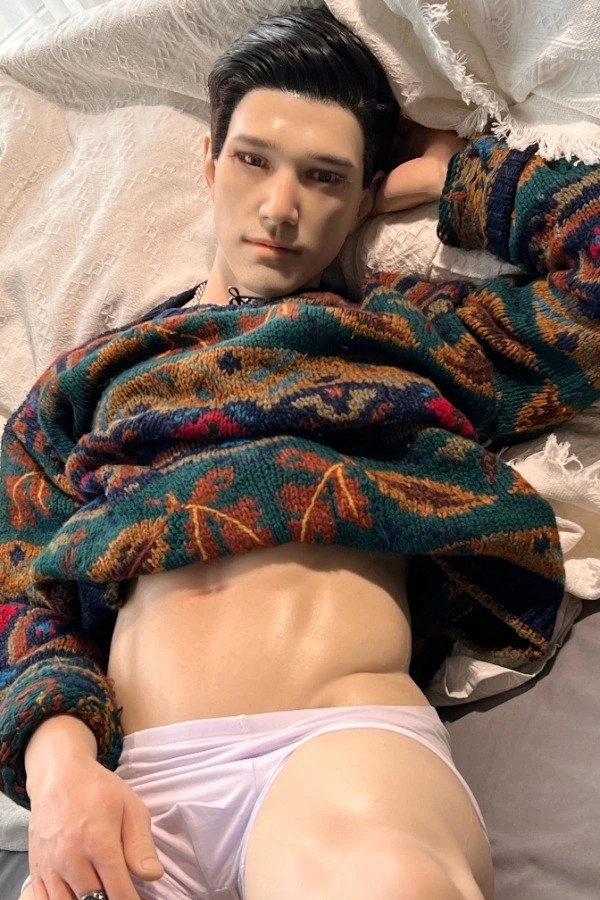 Hochwertige realistische männliche Silikon-Sexpuppe Brian 180 cm enthüllt