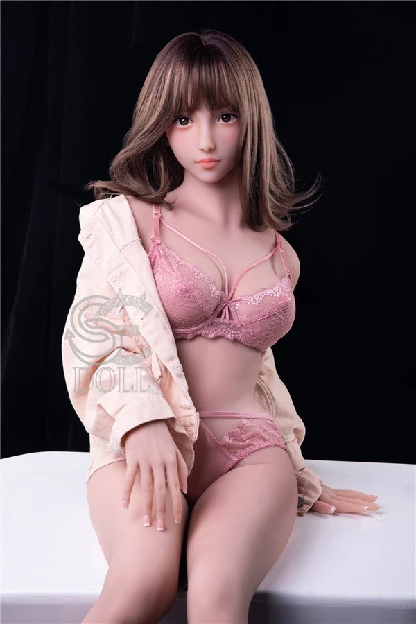 Rezension zu SEDOLLs Azalea 158 cm: Eine umwerfend unschuldige Sexpuppe