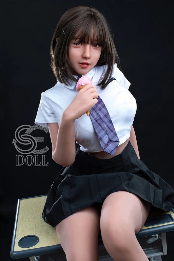 SEDOLL Makenna 161 cm Eine charmante und kurvige Begleiterin mit einem entzückenden Lächeln