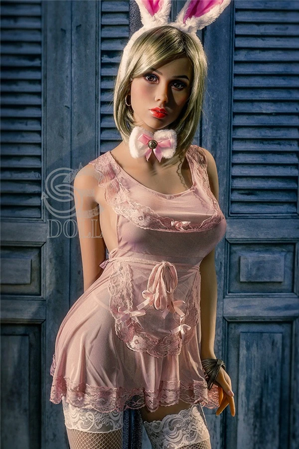 Entdecken Sie den Reiz von Isabela von SEDOLL: Eine 163 cm große, sexy, reife amerikanische Sexpuppe