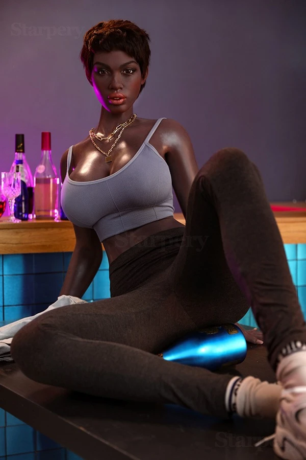 Realistische große afrikanische schwarze Sexpuppe Keisha von Starpery 174 cm Bewertung