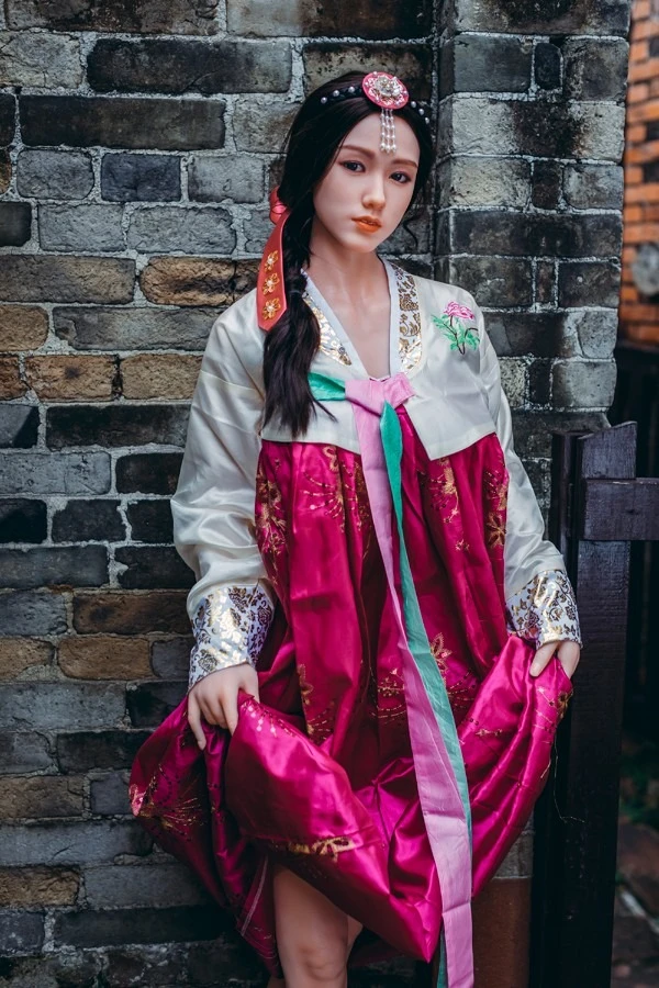 Rezension der Starpery Doll mit dem neuesten asiatisch-koreanischen Model Jin mit Körbchengröße G und 163 cm