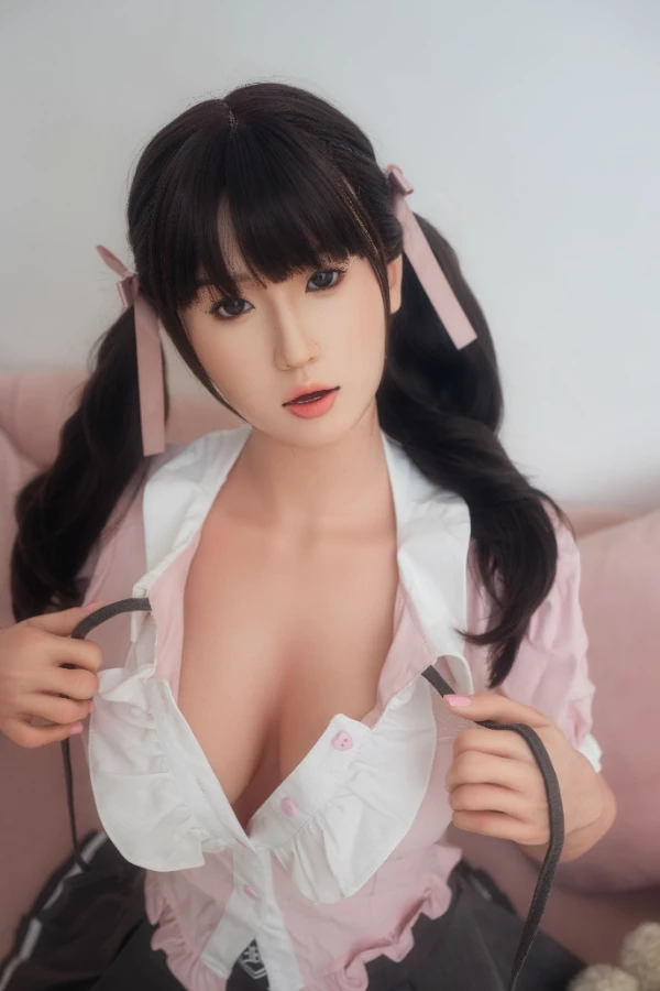Review: Esther 158 cm – Die bezaubernde japanische Sexpuppe aus Silikon mit zwei Schwänzen, beweglichem Kiefer und Mundstruktur von Top Fire