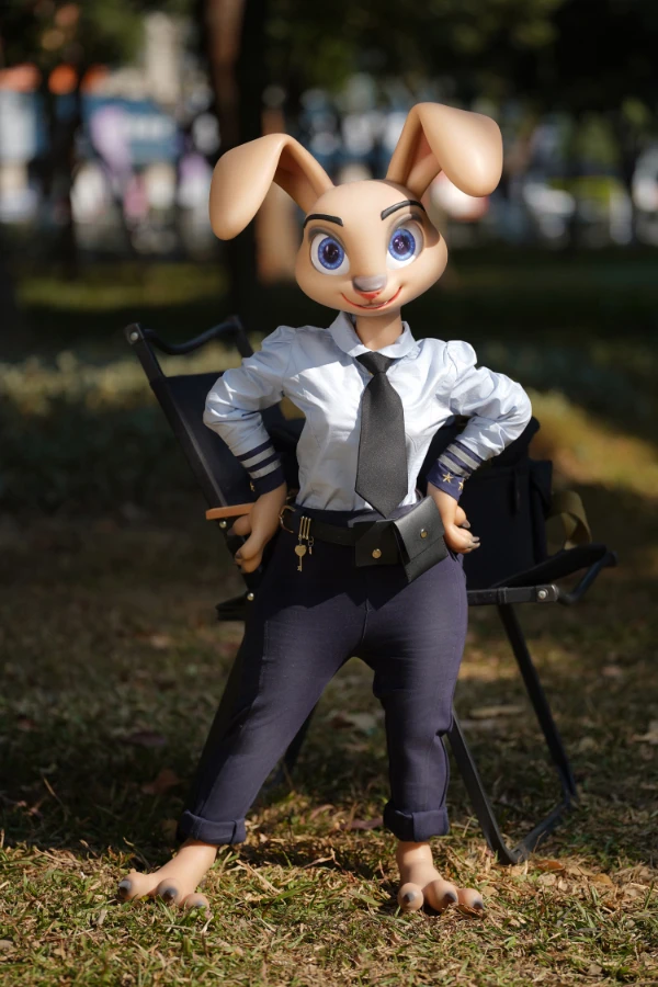 Pelzige Tierkaninchen-Silikon-Sexpuppe Rabittie von Dolls Castle – Ein nahtloses Kopf- und Körpererlebnis