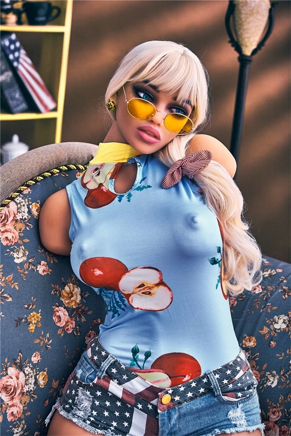 Irontech Doll Angela 90 cm – Verführerische reife Sexpuppe – Torso-Testbericht