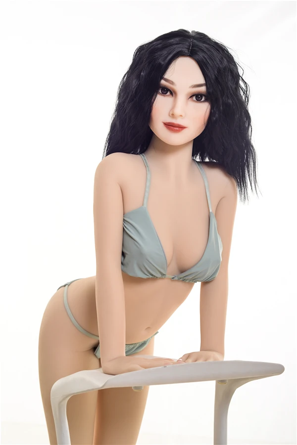 Irontech Doll bringt Remy auf den Markt, eine atemberaubende, 155 cm große, lebensgroße Sexpuppe mit schwarzen Haaren