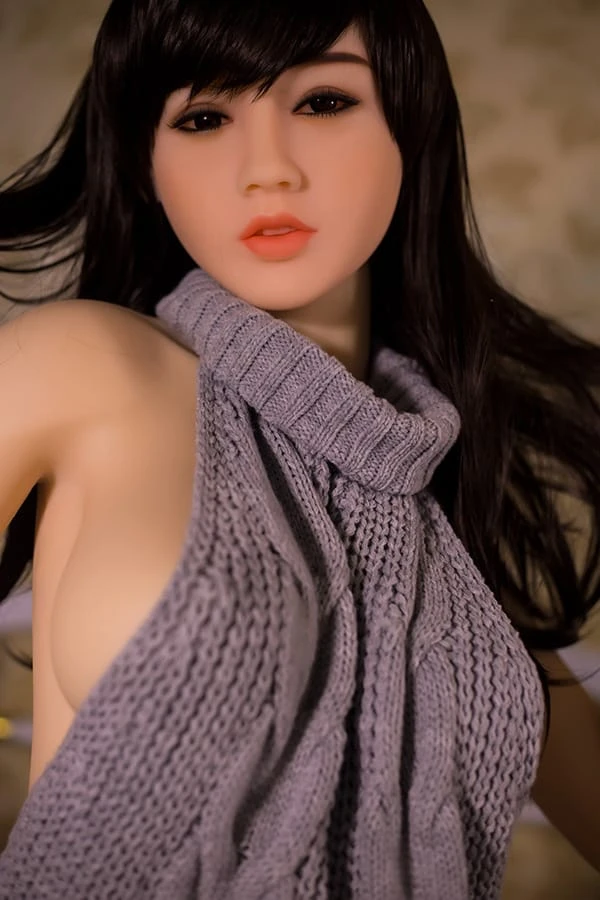 WM Dolls TPE Realistische japanische Sexpuppe Wendy 156 cm mit kostenlosem zweiten Kopf und stylischem grauen Pullover