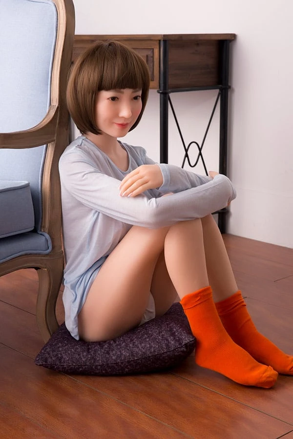 Realistische japanische Sexpuppe Gayle in voller Größe mit kleinen Brüsten bei 152 cm