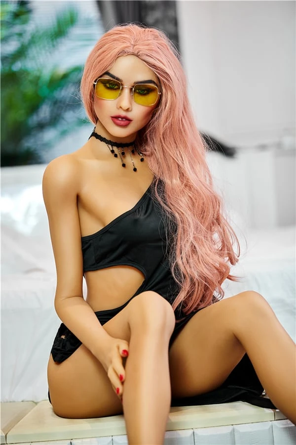 Testbericht der Irontech Doll Ada, einer 165 cm großen TPE-Mode-Sexpuppe in Originalgröße mit atemberaubendem roten Haar