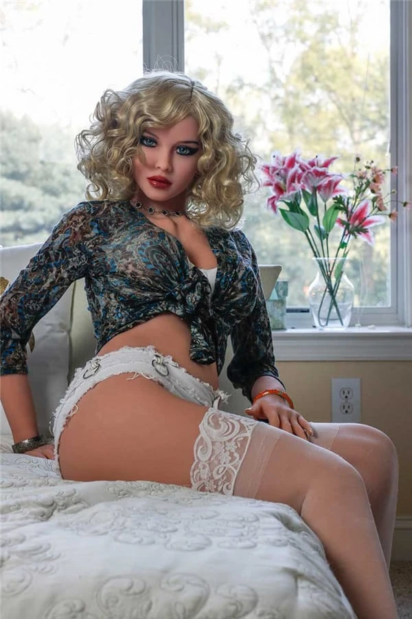 AS DOLL präsentiert Aurora 158 cm, die ultimativ realistische blonde Sexpuppe für Erwachsene