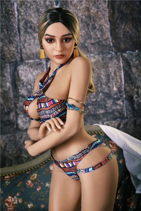Irontech Doll Hallie 159 cm mit realistisch gebräunter Haut, asiatische Liebespuppe