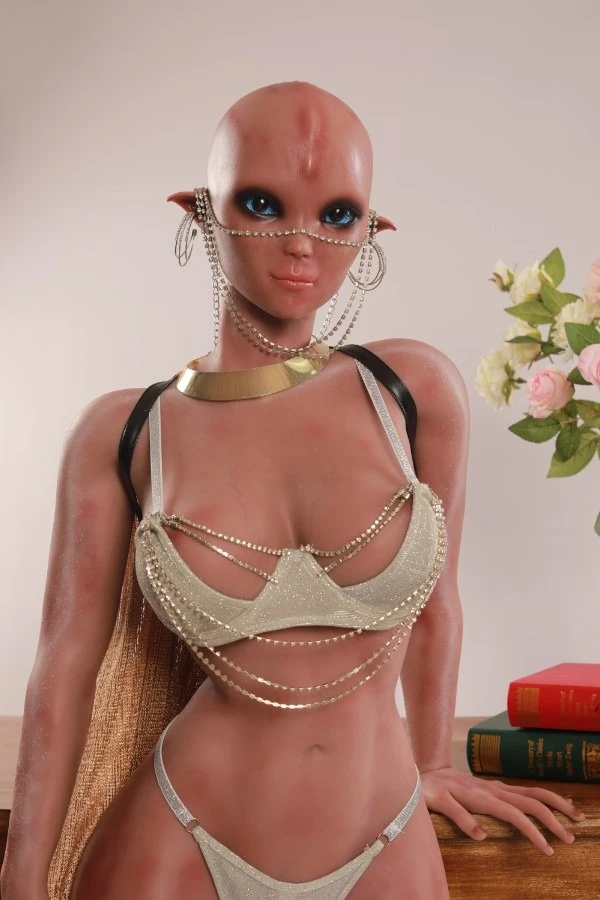 Rifrano Doll präsentiert Miriam – 153 cm große, von Außerirdischen inspirierte Sexpuppe im Test